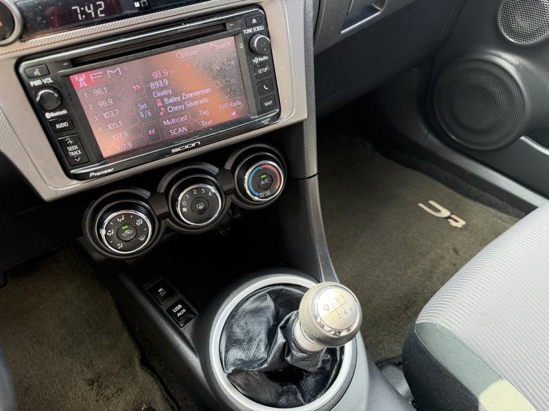 Scion tC Sports Coupe 6-Spd AT 2015