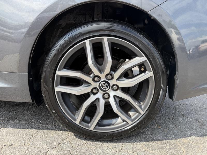 Scion tC Sports Coupe 6-Spd AT 2015