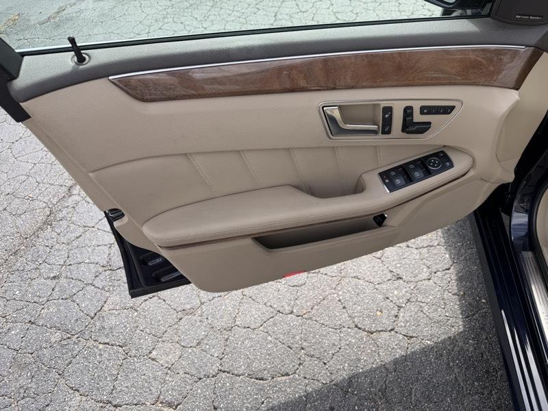 Mercedes-Benz E-Class E350 4MATIC Sedan 2012