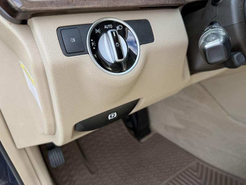 Mercedes-Benz E-Class E350 4MATIC Sedan 2012