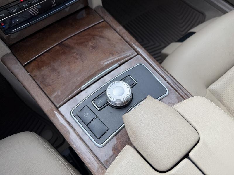Mercedes-Benz E-Class E350 4MATIC Sedan 2012