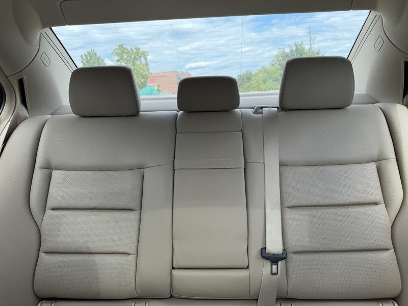 Mercedes-Benz E-Class E350 4MATIC Sedan 2012