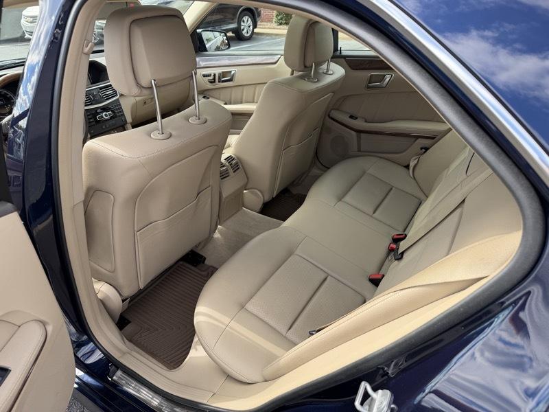 Mercedes-Benz E-Class E350 4MATIC Sedan 2012