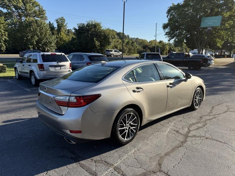 Lexus ES 350 Sedan 2017