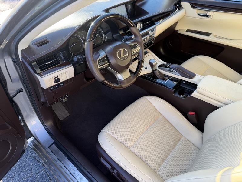 Lexus ES 350 Sedan 2017