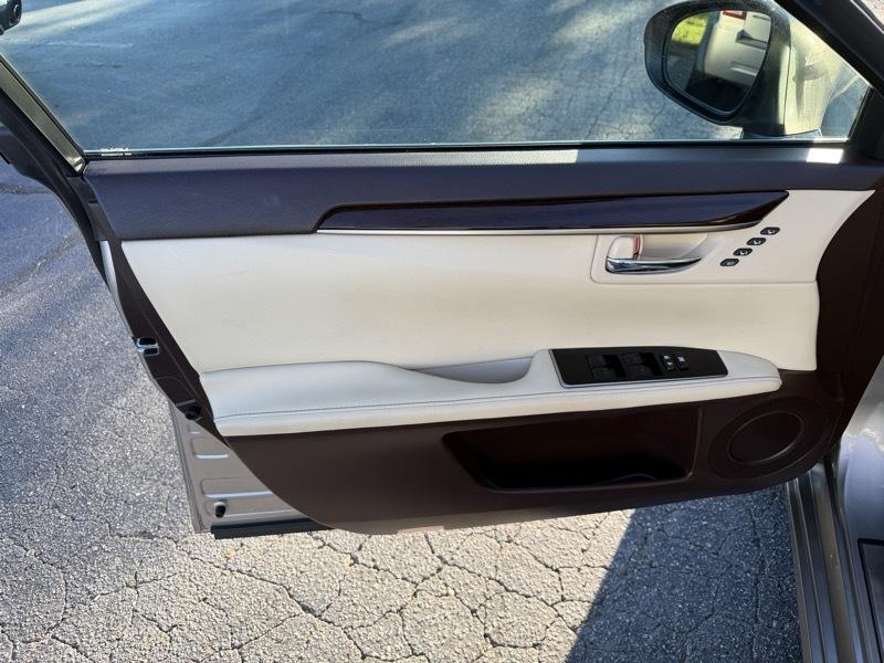 Lexus ES 350 Sedan 2017