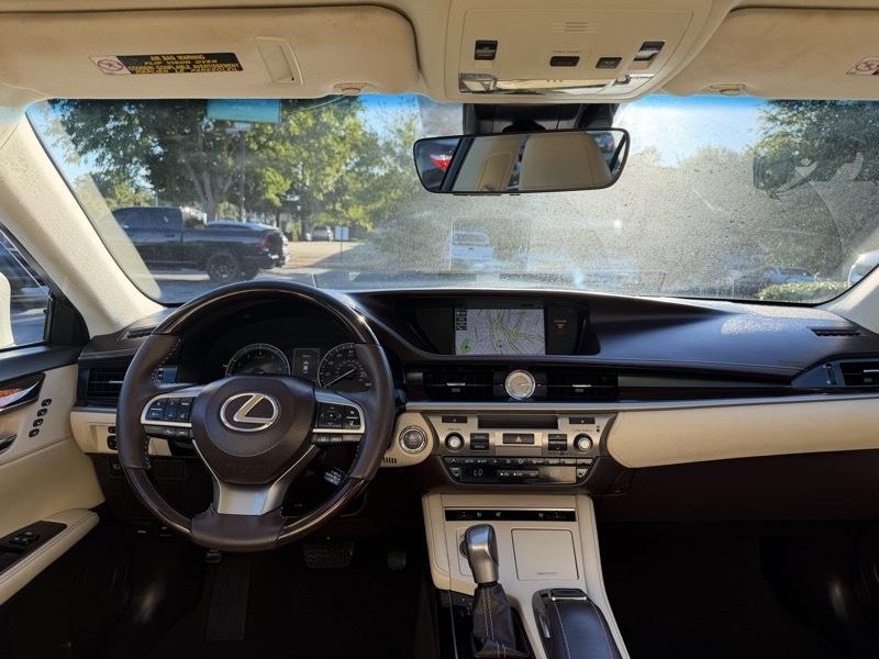 Lexus ES 350 Sedan 2017