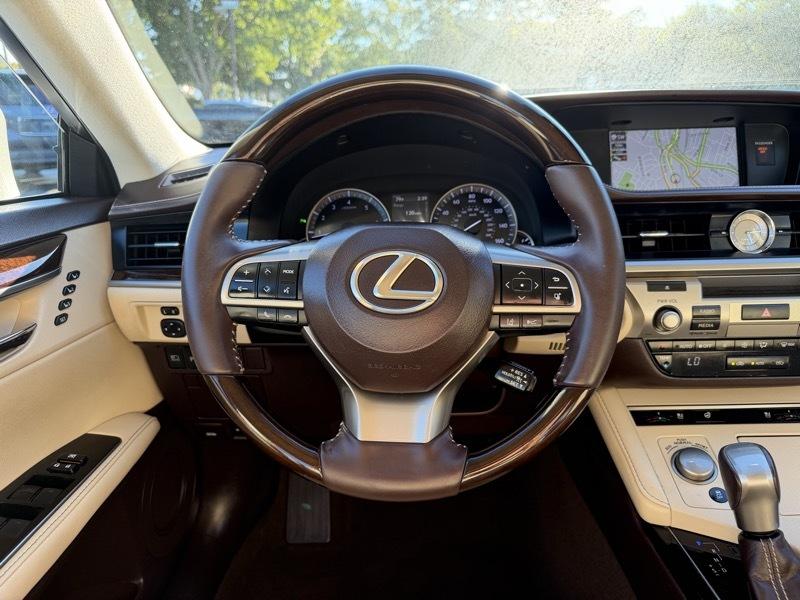 Lexus ES 350 Sedan 2017