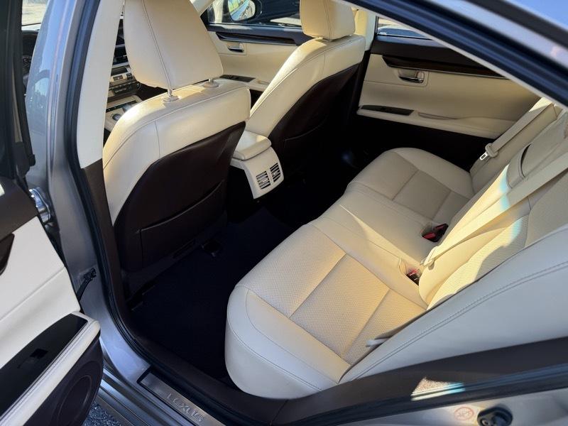 Lexus ES 350 Sedan 2017