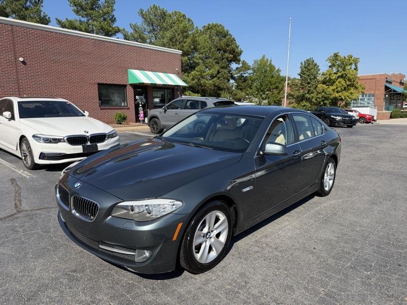 BMW 5-Series 528i 2011