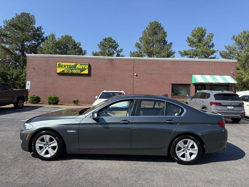 BMW 5-Series 528i 2011