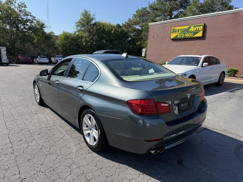 BMW 5-Series 528i 2011