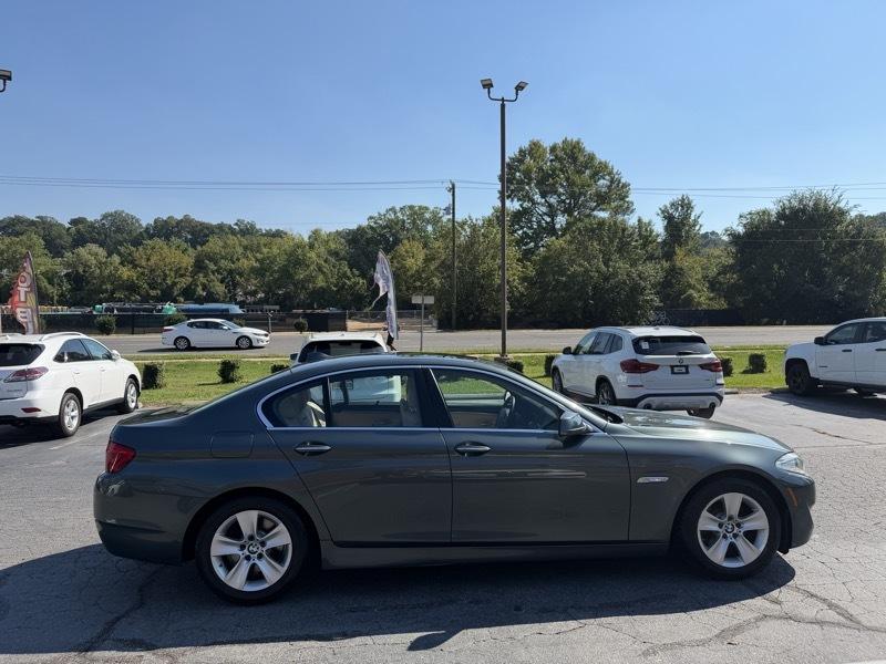BMW 5-Series 528i 2011