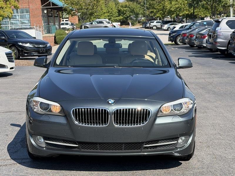 BMW 5-Series 528i 2011