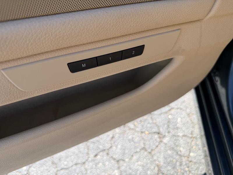 BMW 5-Series 528i 2011