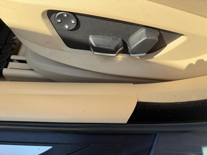 BMW 5-Series 528i 2011