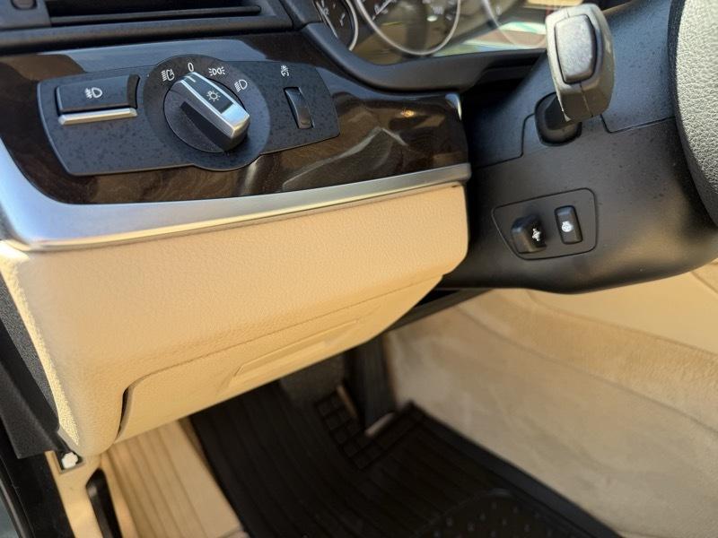 BMW 5-Series 528i 2011