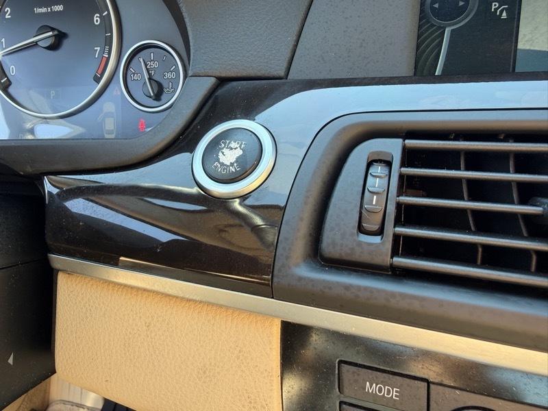BMW 5-Series 528i 2011