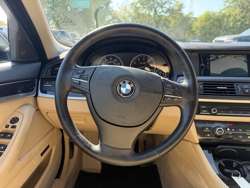 BMW 5-Series 528i 2011
