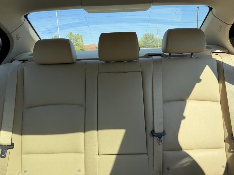 BMW 5-Series 528i 2011