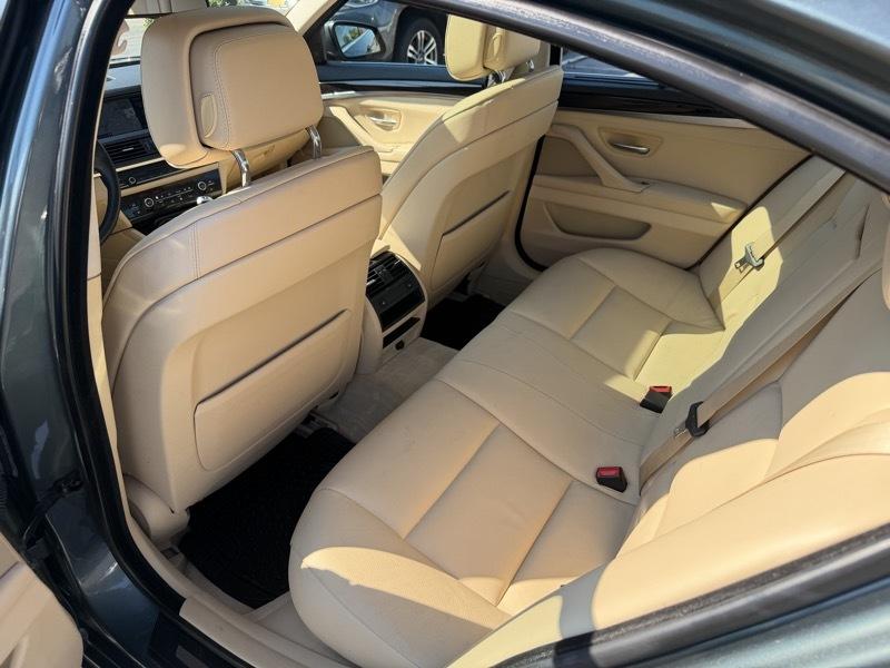 BMW 5-Series 528i 2011
