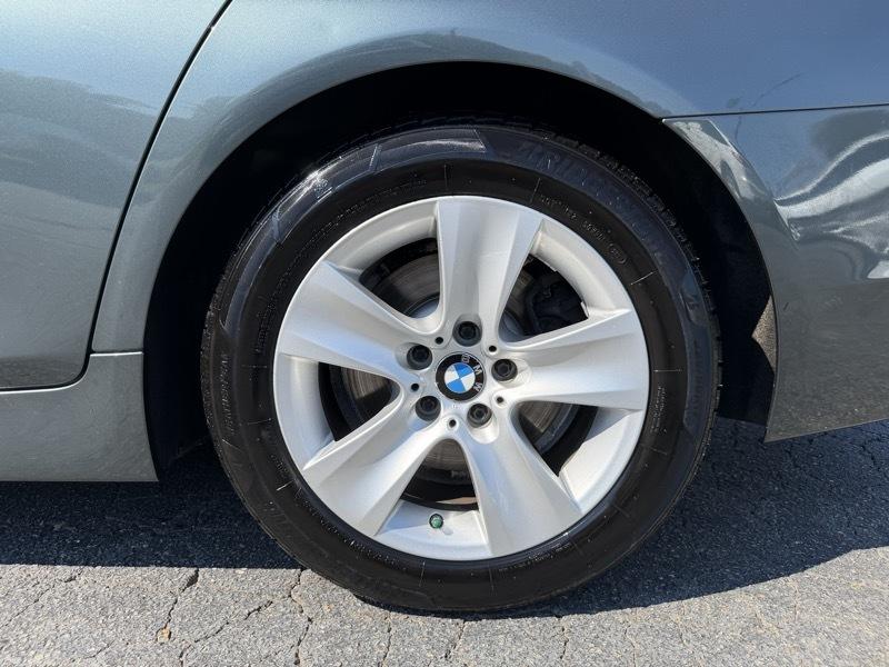 BMW 5-Series 528i 2011