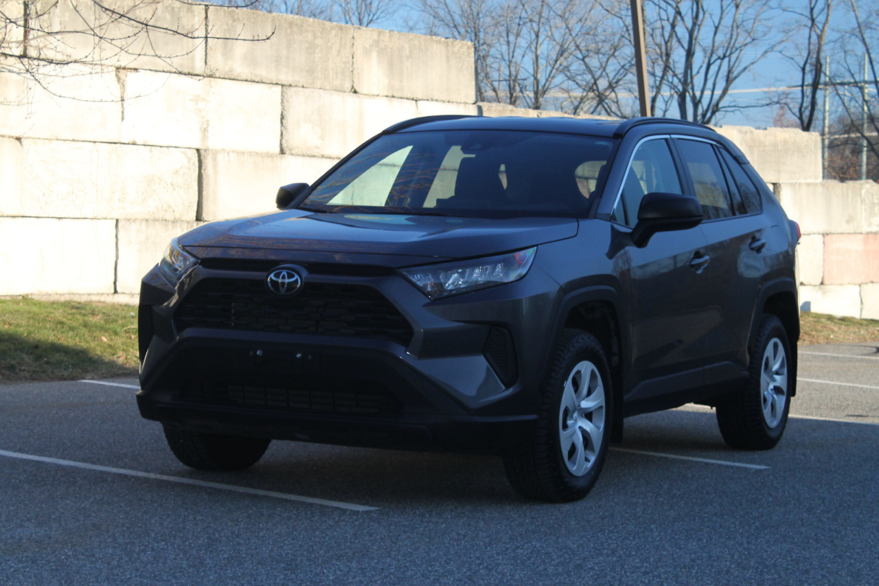 Toyota RAV4 LE AWD 2021