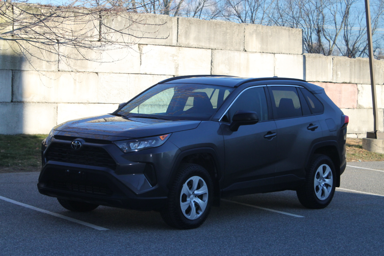 Toyota RAV4 LE AWD 2021