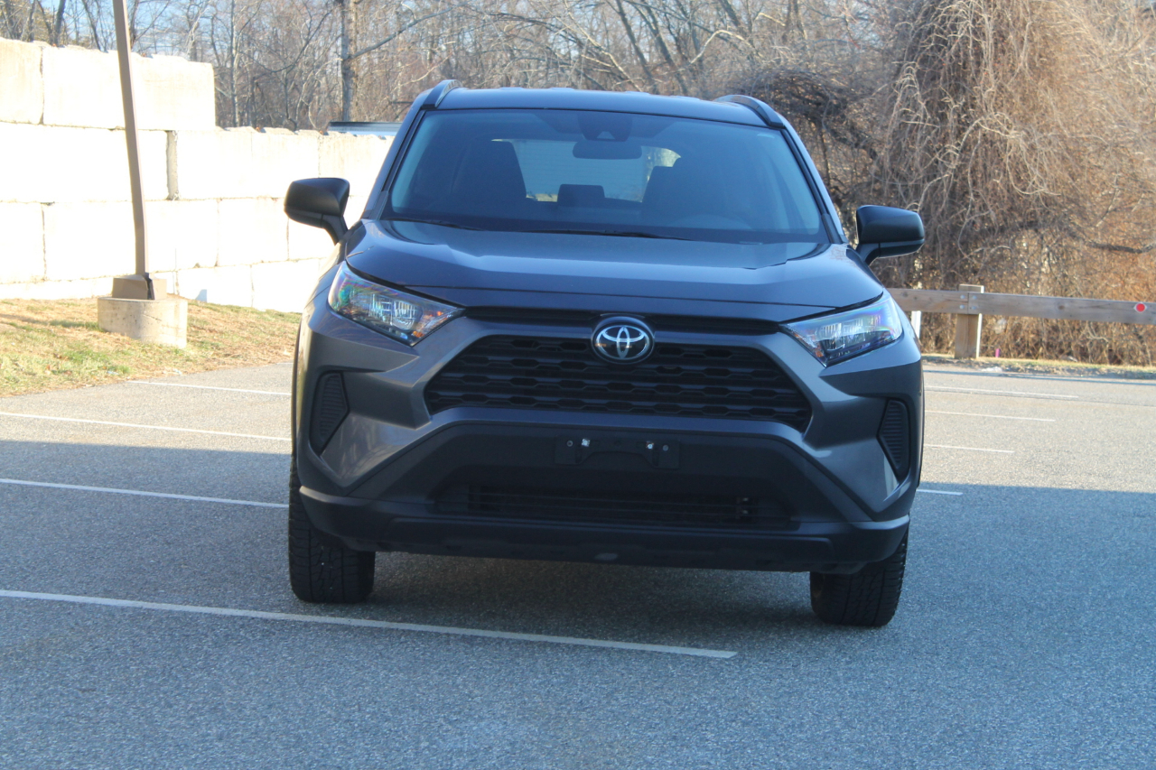 Toyota RAV4 LE AWD 2021