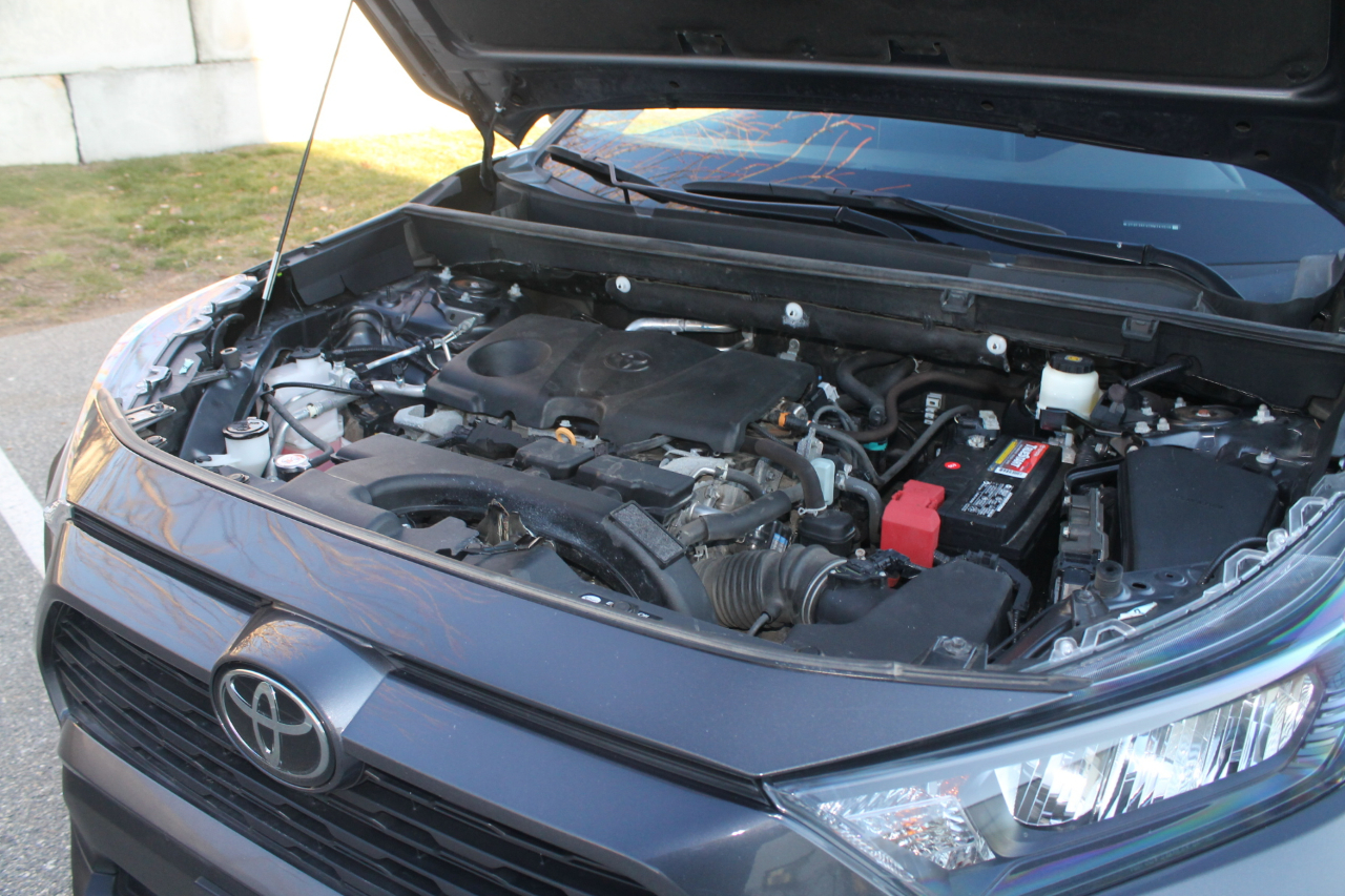 Toyota RAV4 LE AWD 2021