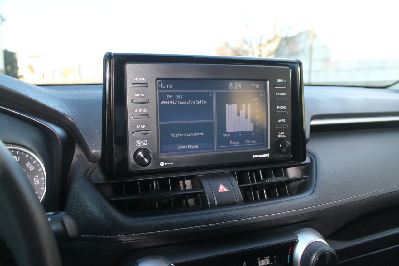 Toyota RAV4 LE AWD 2021