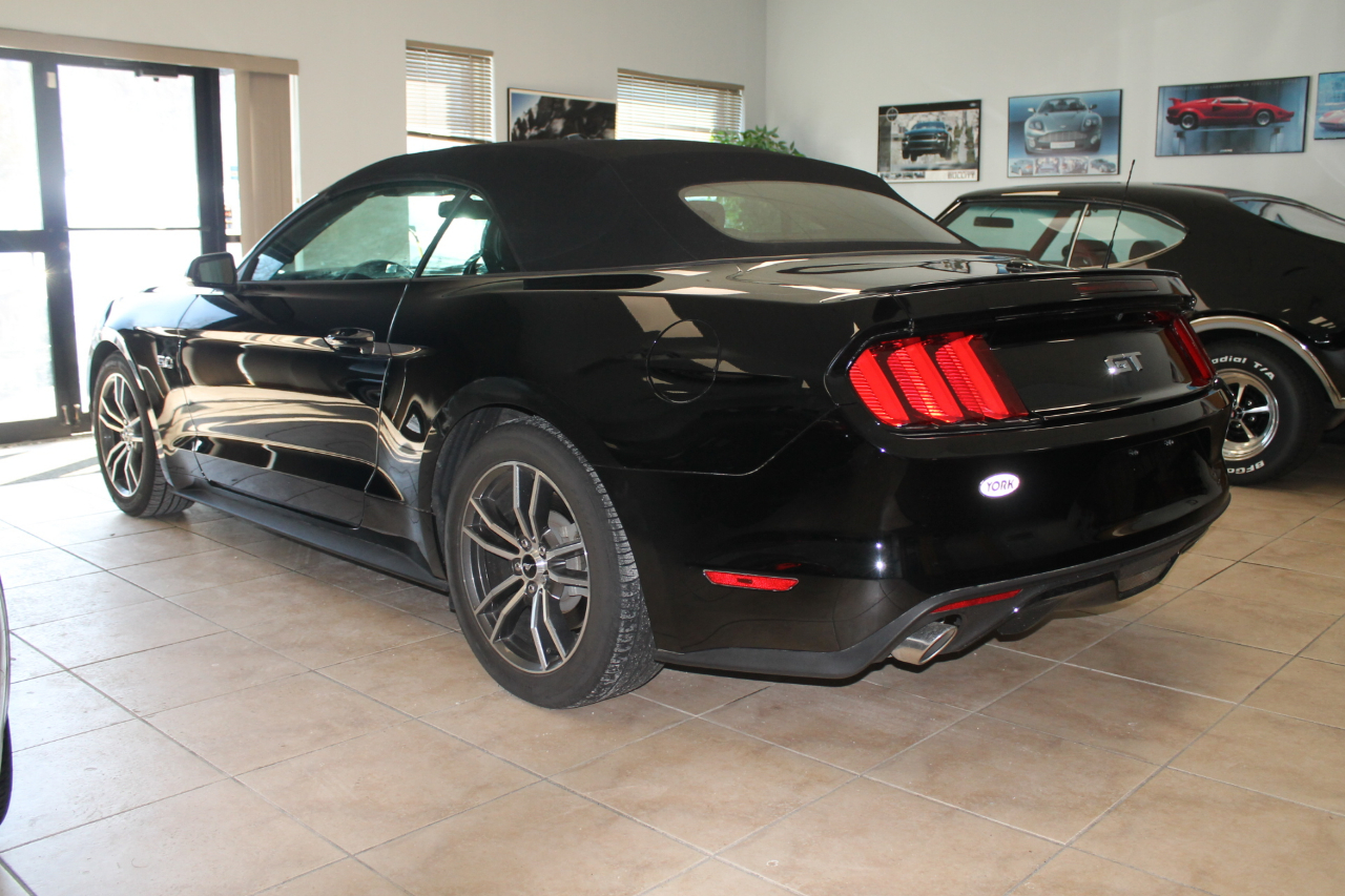 Ford Mustang GT convertible 2017