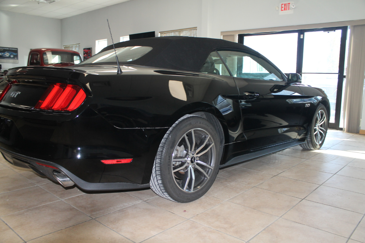 Ford Mustang GT convertible 2017