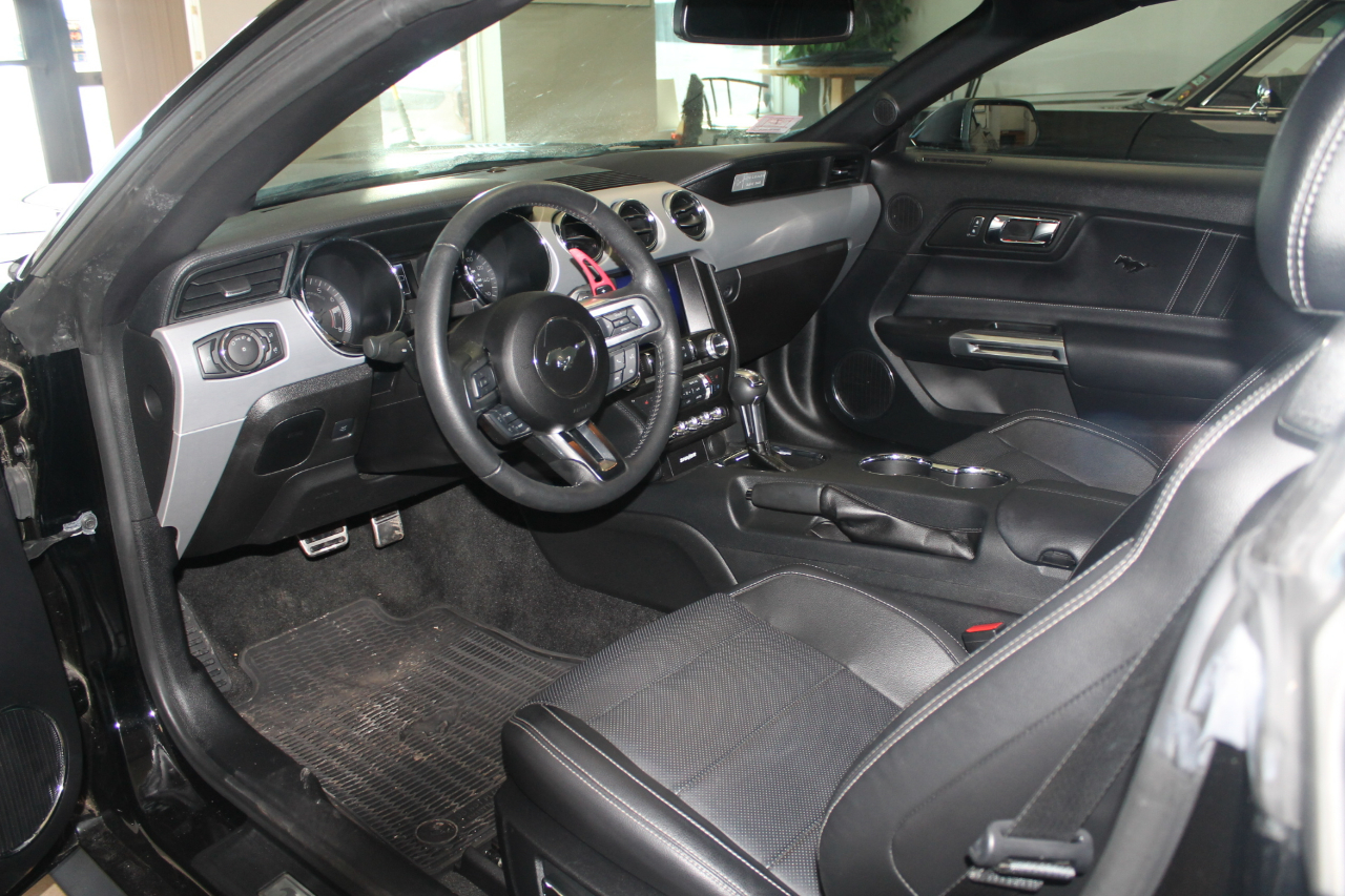 Ford Mustang GT convertible 2017