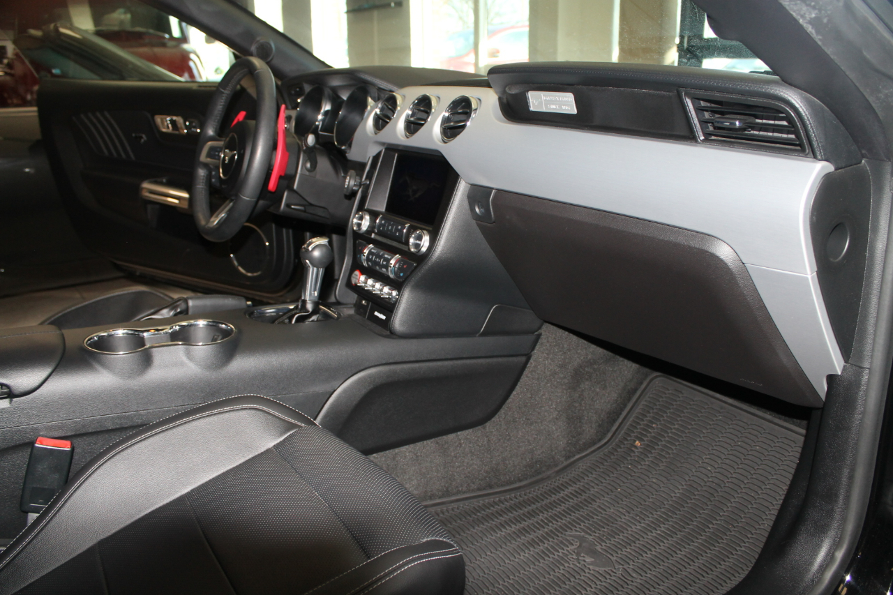 Ford Mustang GT convertible 2017