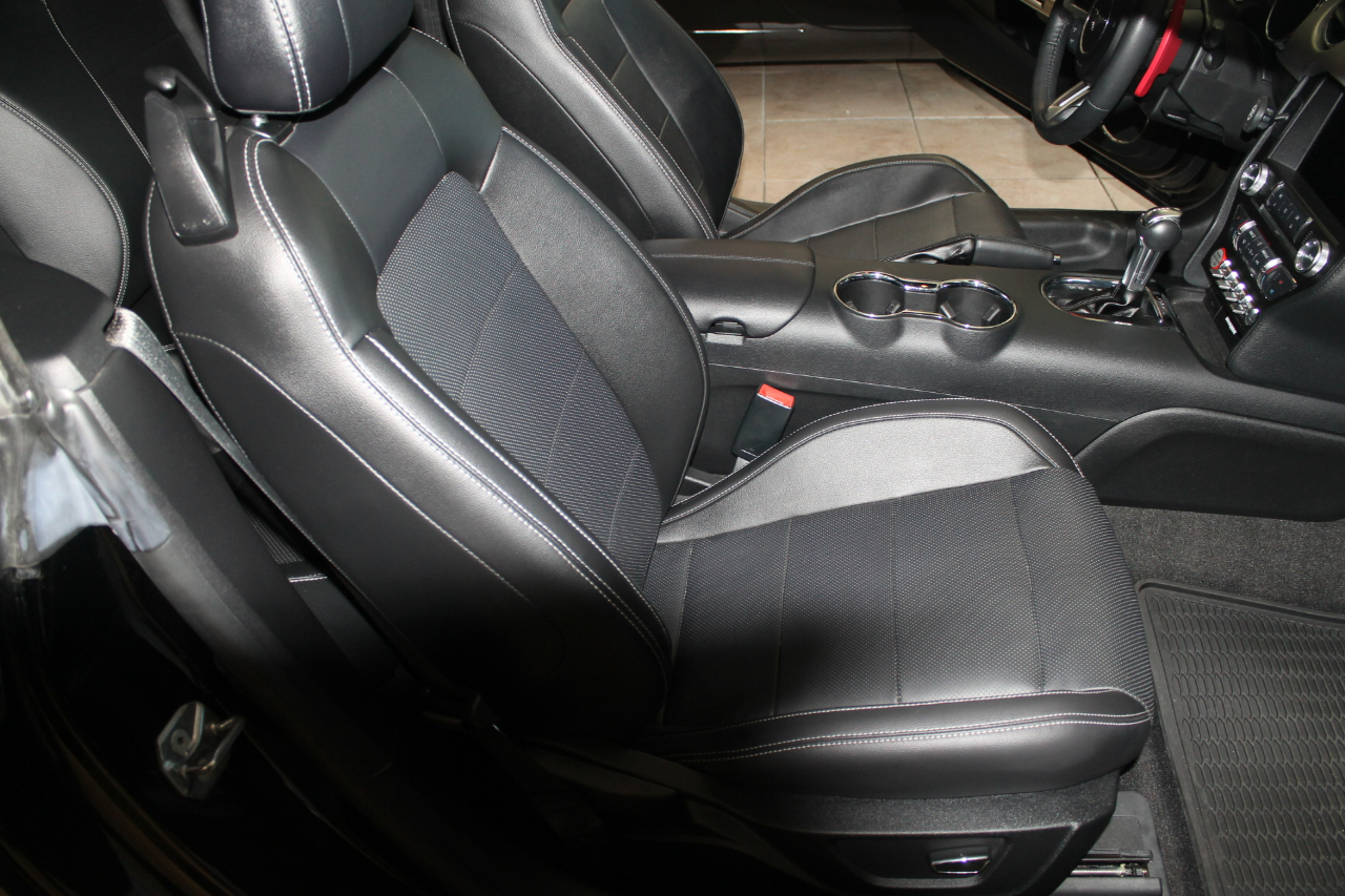 Ford Mustang GT convertible 2017