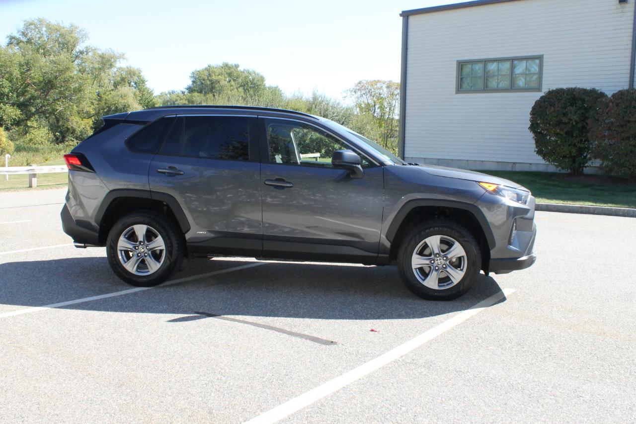 Toyota RAV4 Hybrid LE 2020