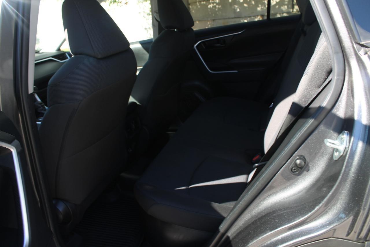 Toyota RAV4 Hybrid LE 2020