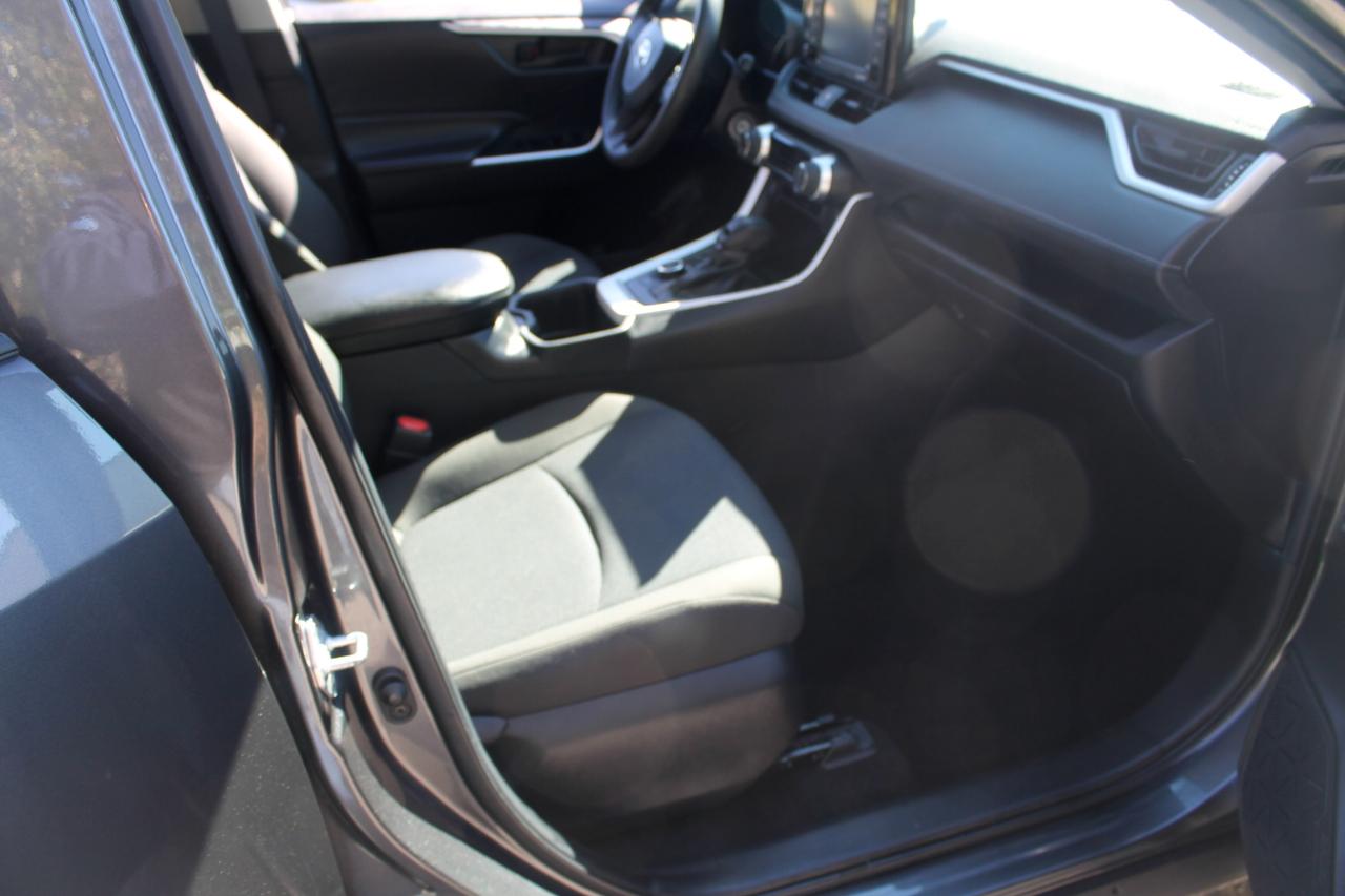 Toyota RAV4 Hybrid LE 2020
