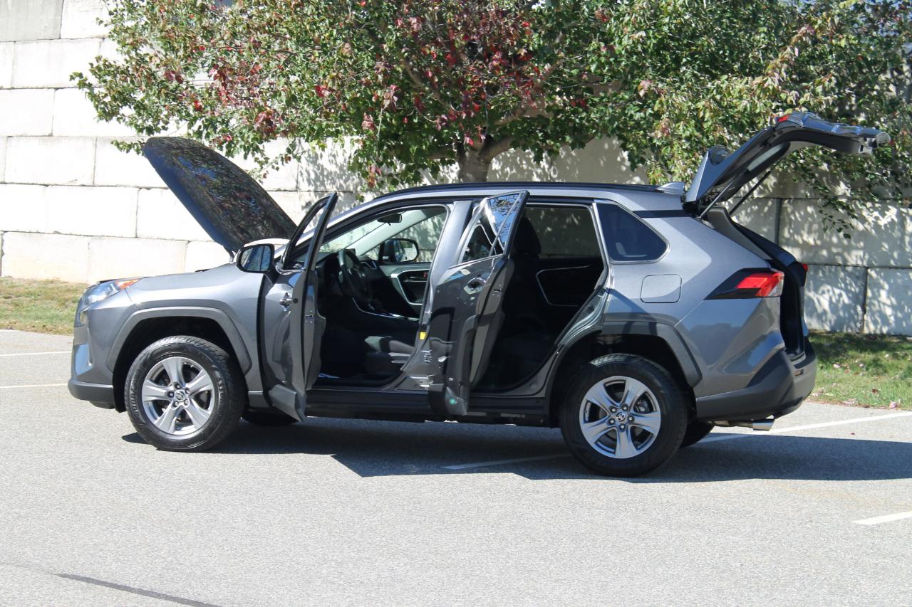 Toyota RAV4 Hybrid LE 2020