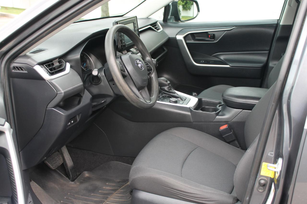 Toyota RAV4 Hybrid LE 2020