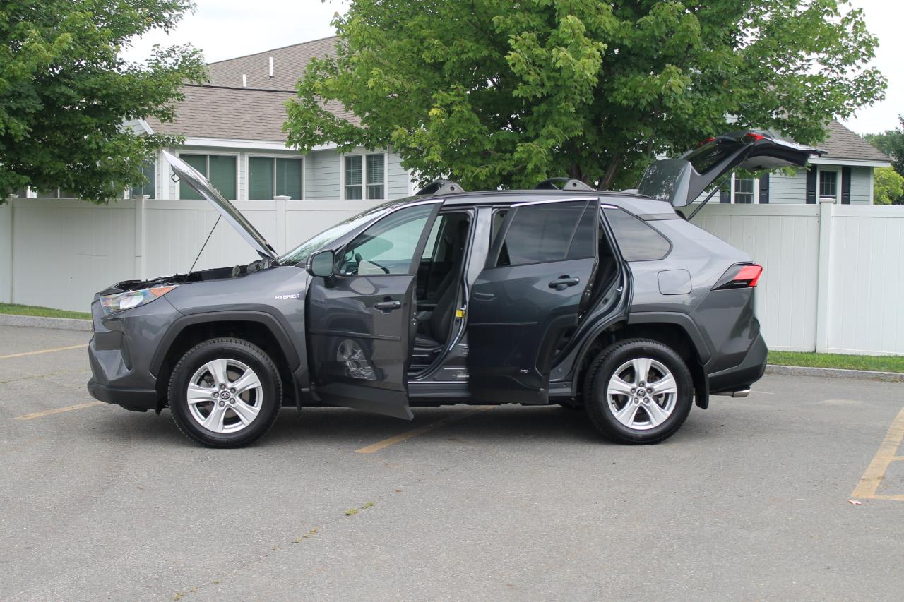 Toyota RAV4 Hybrid LE 2020