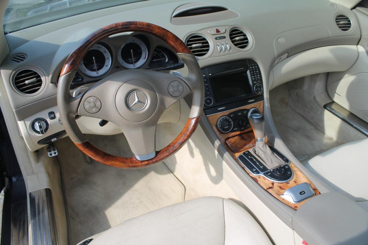 Mercedes-Benz SL-Class SL550 2009
