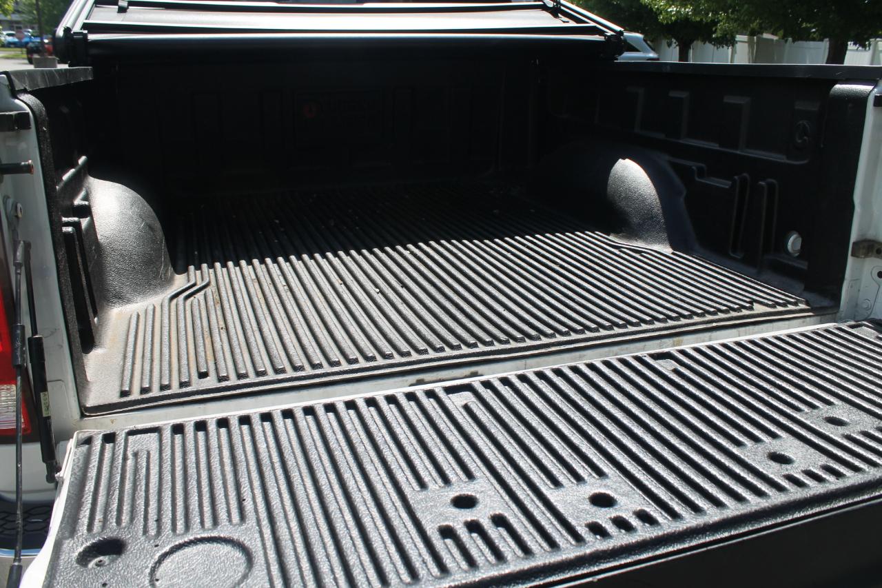 RAM 1500 SLT Crew Cab SWB 4WD 2016