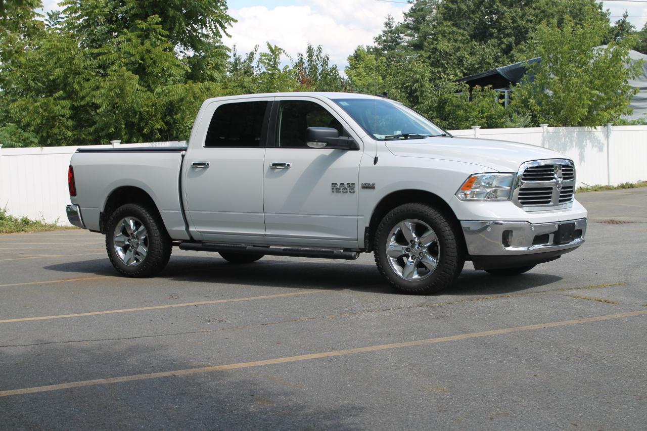 RAM 1500 SLT Crew Cab SWB 4WD 2016