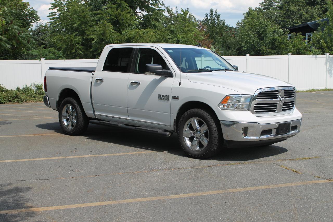 RAM 1500 SLT Crew Cab SWB 4WD 2016