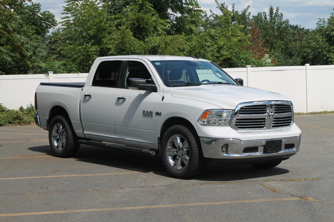 RAM 1500 SLT Crew Cab SWB 4WD 2016