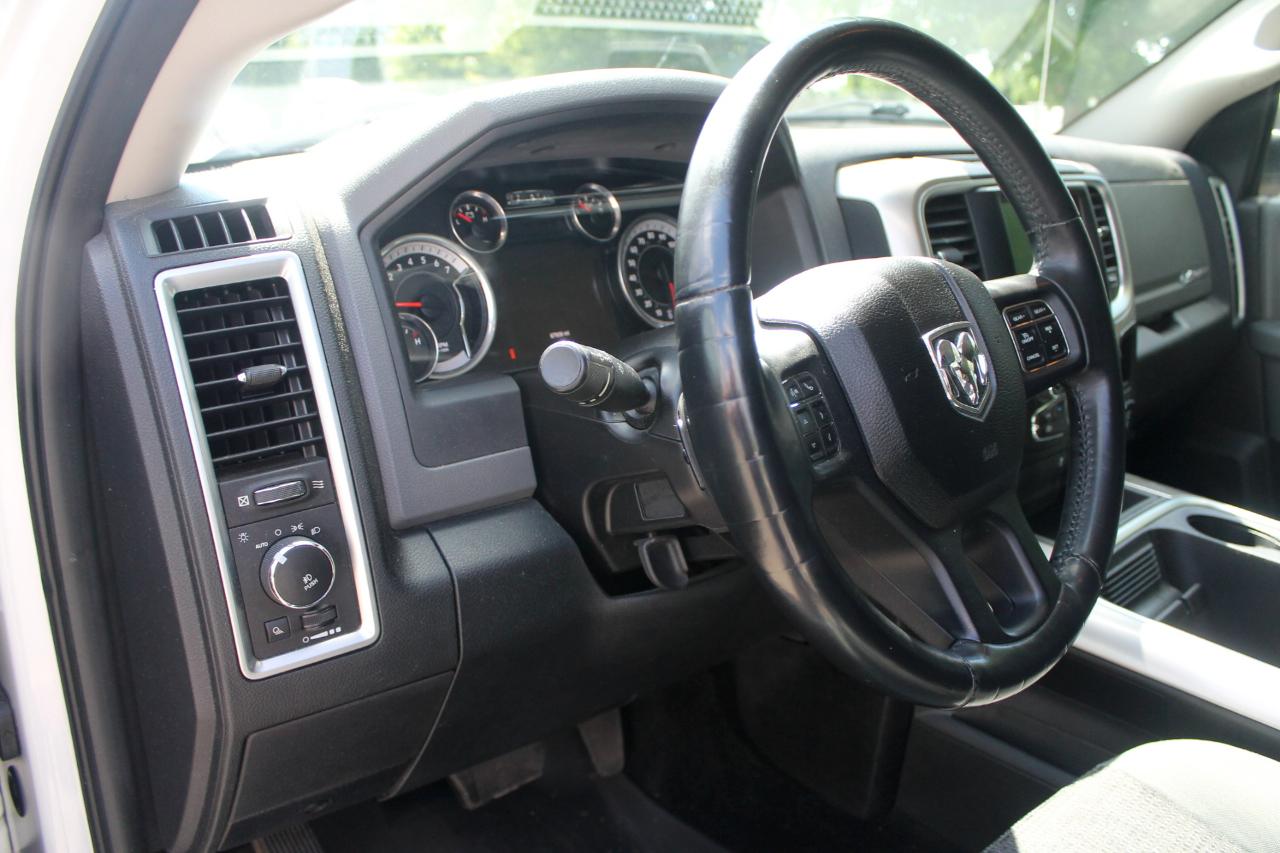 RAM 1500 SLT Crew Cab SWB 4WD 2016