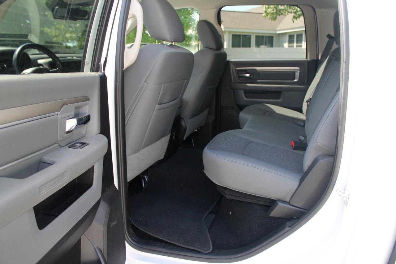 RAM 1500 SLT Crew Cab SWB 4WD 2016