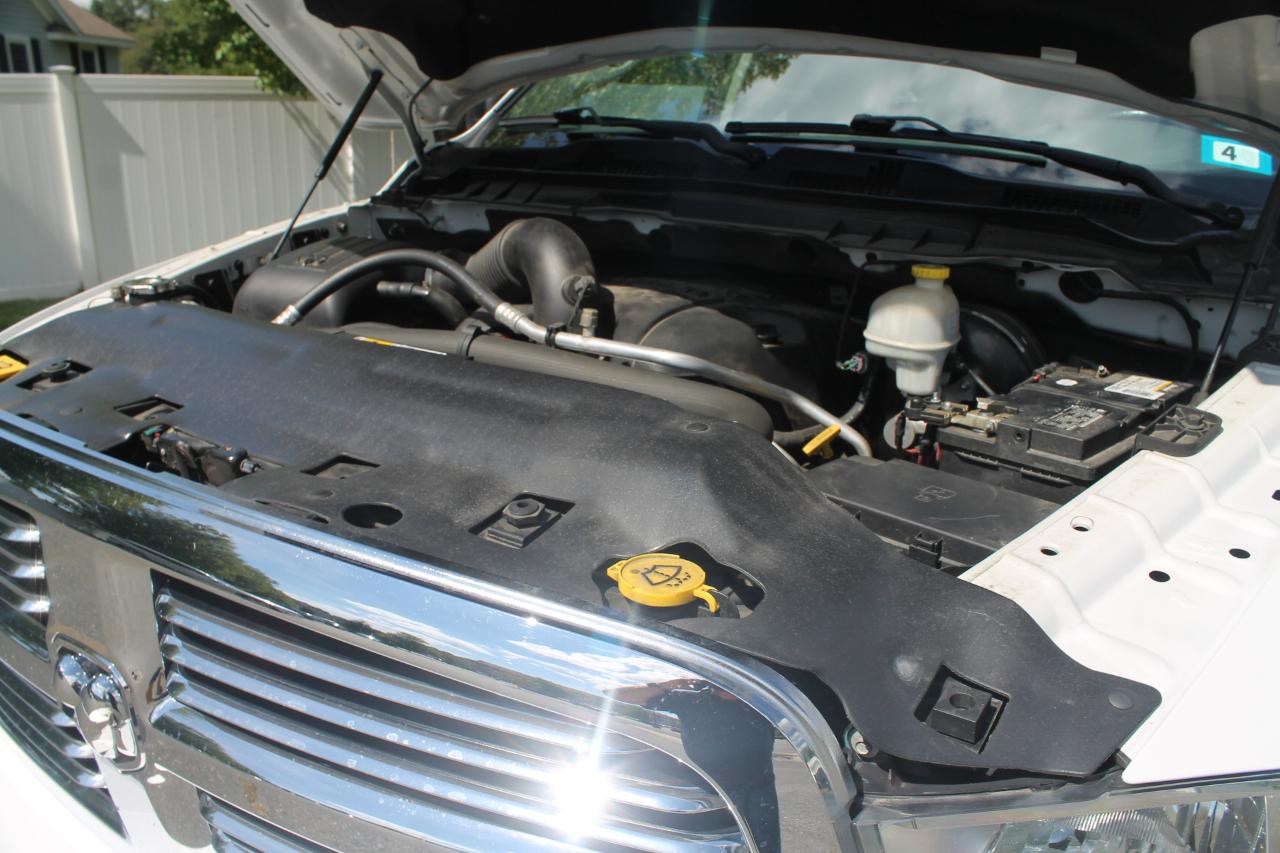 RAM 1500 SLT Crew Cab SWB 4WD 2016